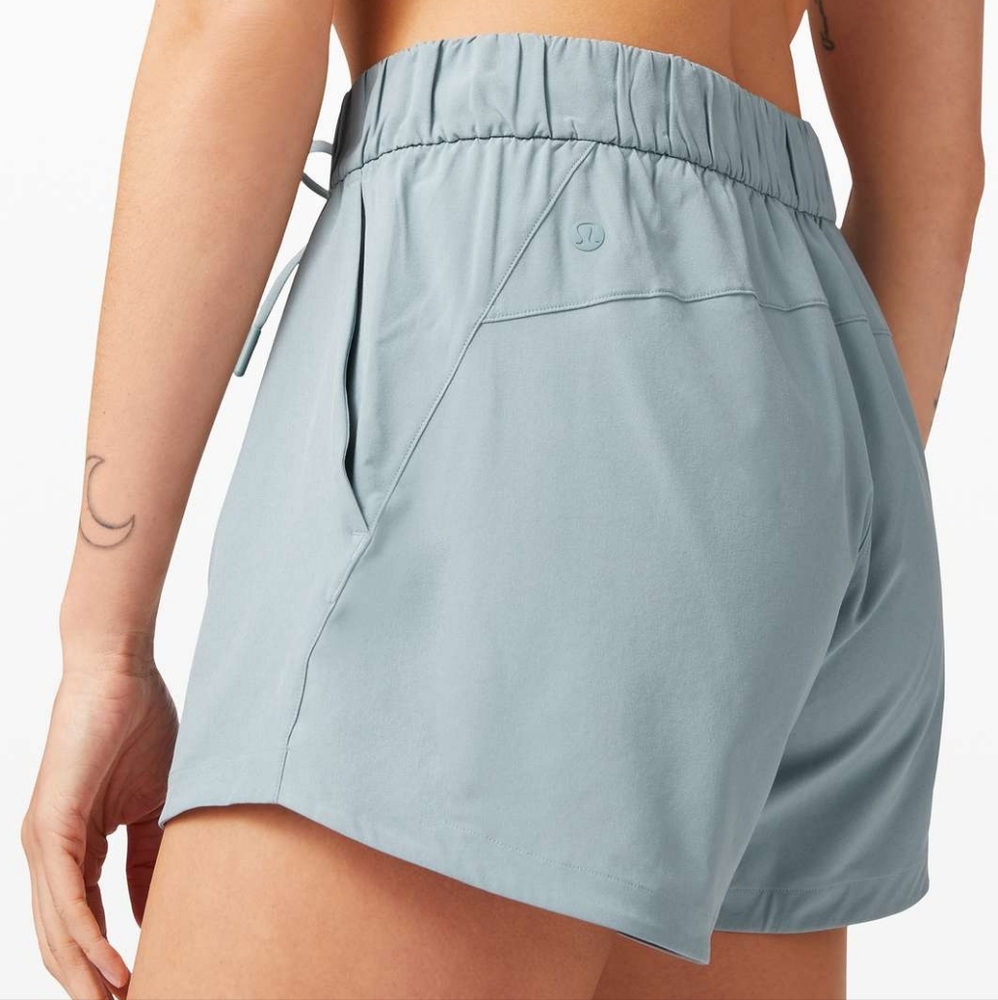 Lululemon Stroll at Sundown Short 3", Blue Cast, Size 4